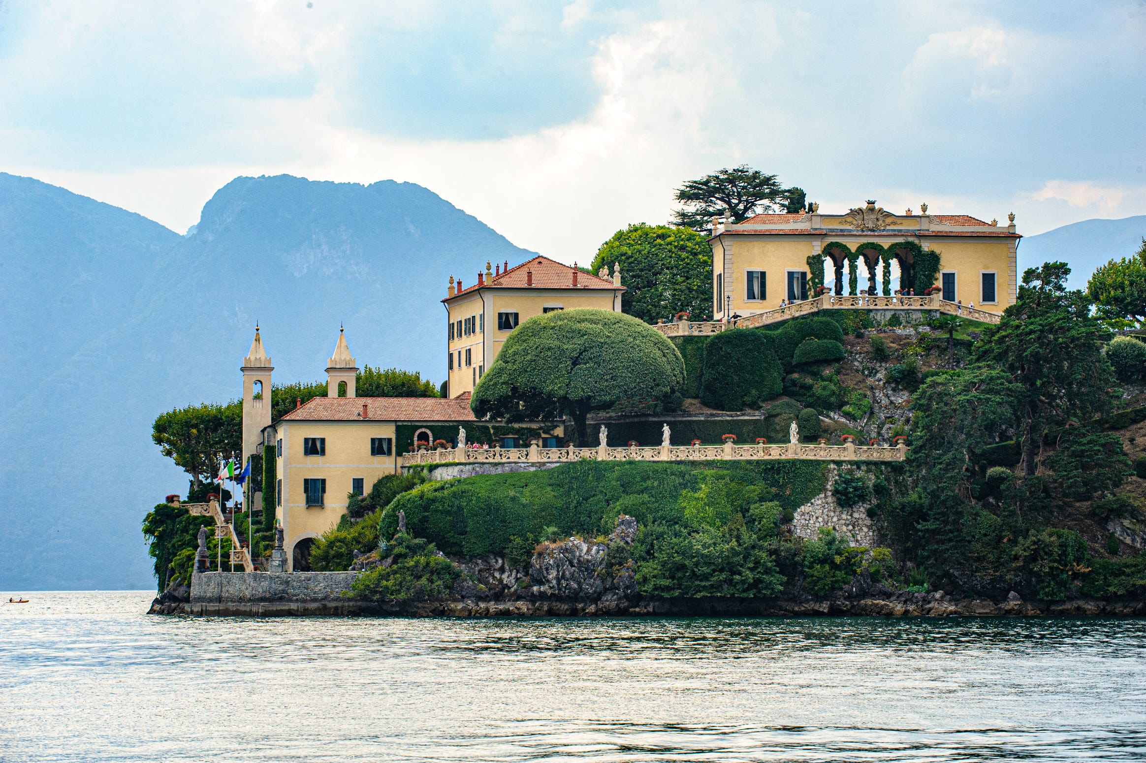 Villa Balbianello, lago di como, fotografi boccadasse, cideomakers, top photographer, luxury wedding, bride, mua