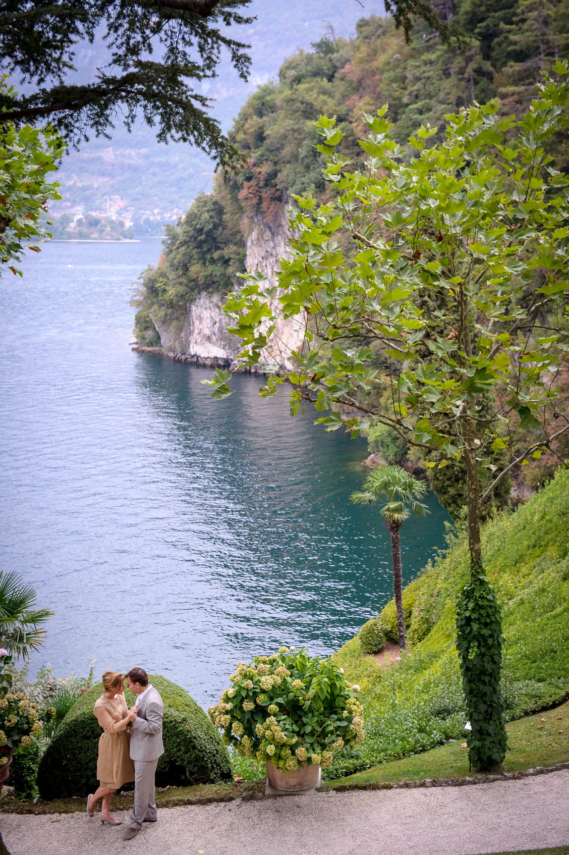 Villa Balbianello, lago di como, fotografi boccadasse, cideomakers, top photographer, luxury wedding, bride, mua